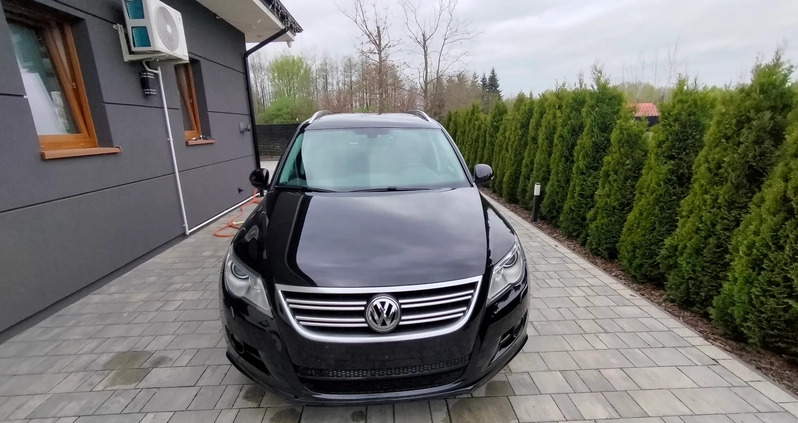 Volkswagen Tiguan cena 41800 przebieg: 208000, rok produkcji 2011 z Siedlce małe 277